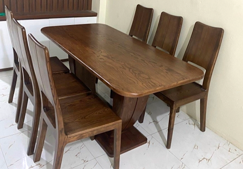 Bộ bàn ghế ăn bằng gỗ sồi 