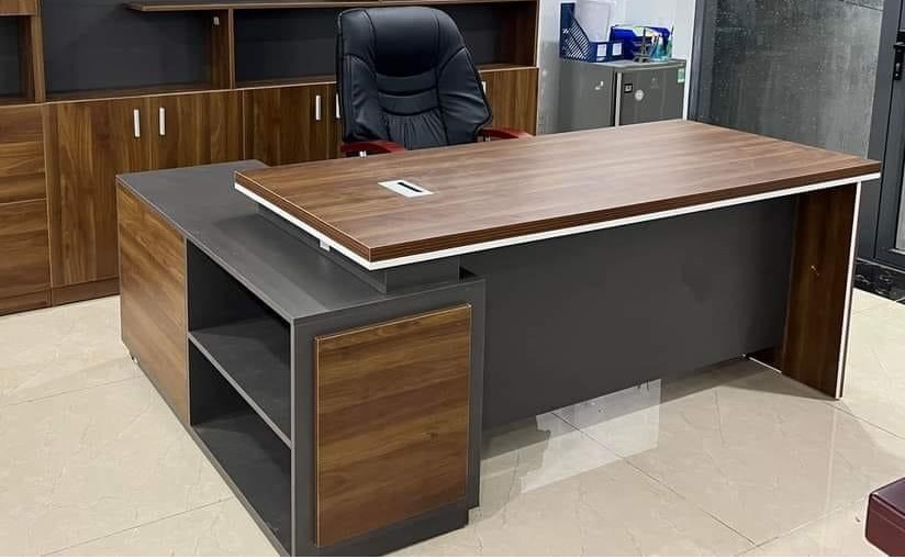 Bàn giám đốc giá rẻ