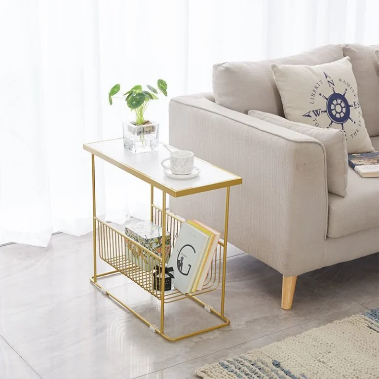 Tekkashop Bàn Bên Sofa Có Giỏ Nan Đựng Tạp Chí Mặt Đá Khung Sắt