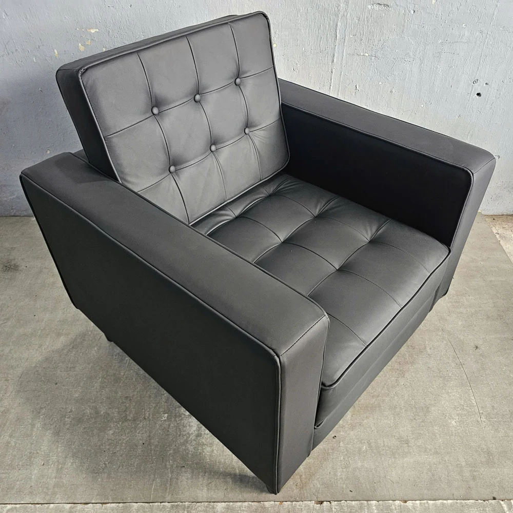 Tekkashop Ghế Sofa Đơn Tựa Lưng Giật Nút Nệm Bọc Simili Chân Gỗ