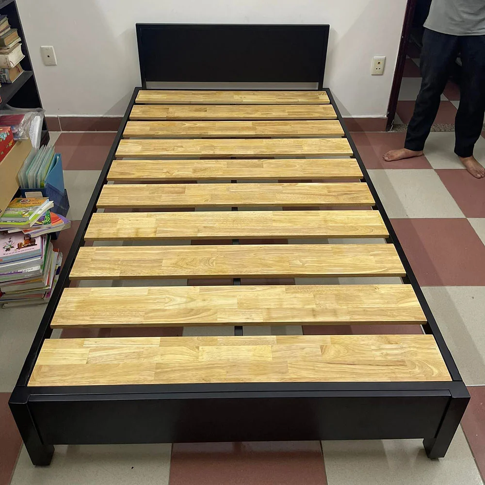 Tekkashop Giường Ngủ Khung Sắt Có Đầu Giường 1200x2000mm Nan Gỗ Cao Su